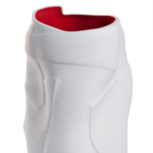ваза керамическая (матовый белый снаружи матовый красный внутри)